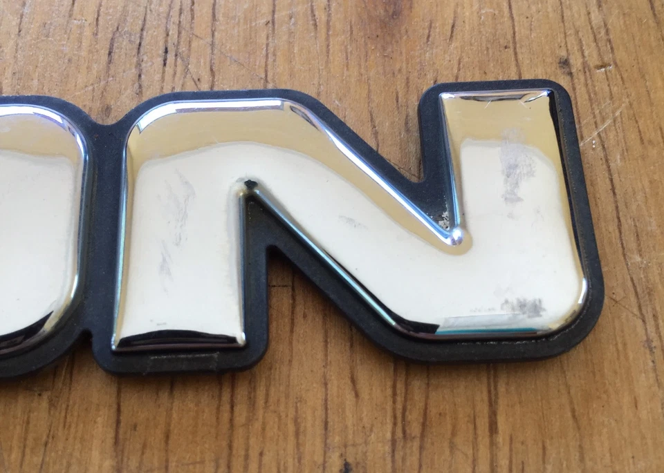 GMC Yukon 2002 puerta trasera emblema Yukon Foto 2 de 4