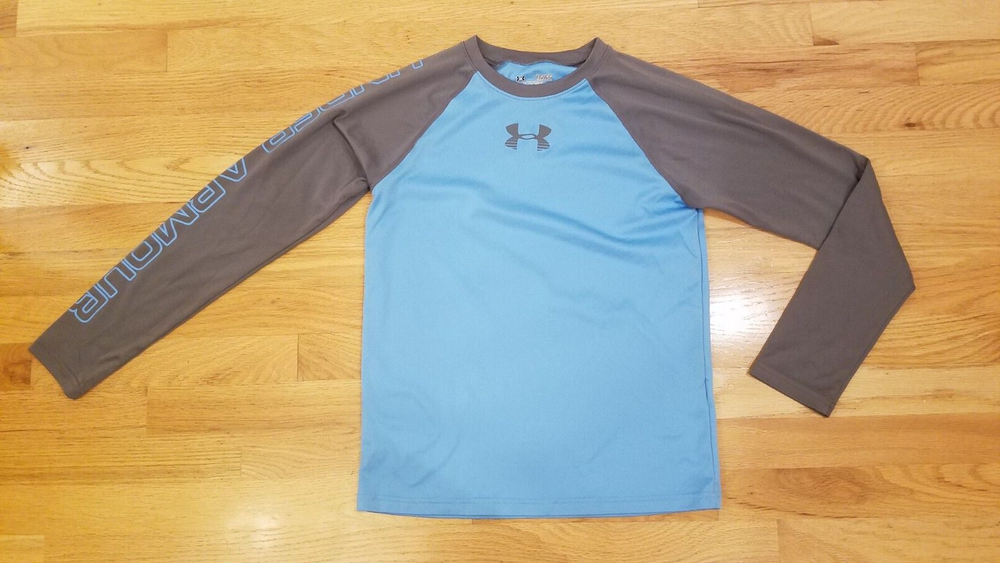 Boys Under Armour HeatGear Long Sleeve Loose Fit Athletic Base Layer Tee in Blue