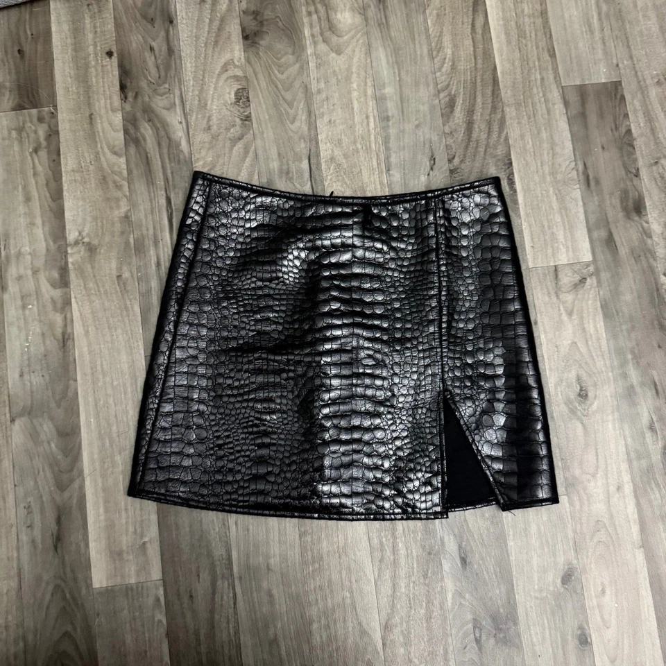 Minifalda Motel Rocks Pelma imitación cuero cocodrilo abertura en el muslo Foto 2 de 4