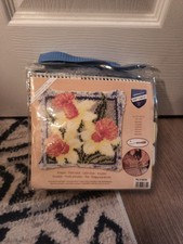Vervaco Latch hook pillow kit Flowers stamped 16x16 PN-0149783 Vintage