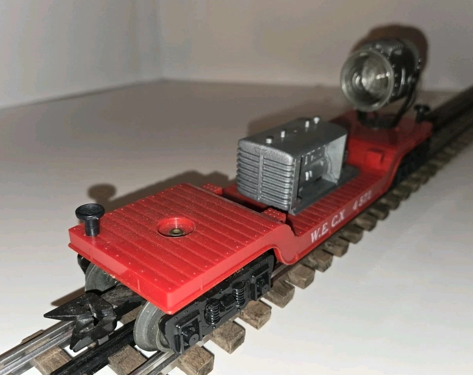 Marx W.E.C.X. 4571 Floodlight Generator Car Type F Trucks - Image 3 of 4