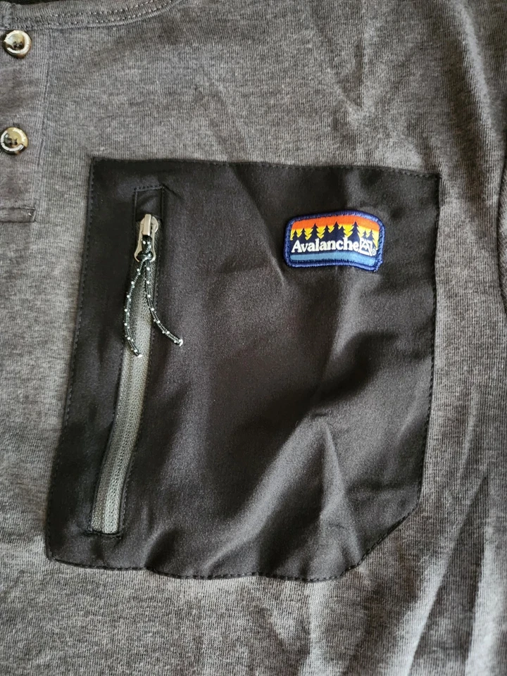 Camisa Avalanche Para Hombres 2 Botones Henley Camiseta Parche en el Pecho Manga Corta Gris XL Foto 2 de 4