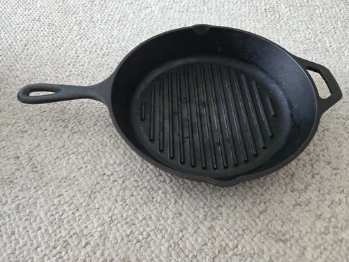 Vintage Lodge Cast Iron Skillet Fry Pan 8GP 10.5” Diameter Made In USA