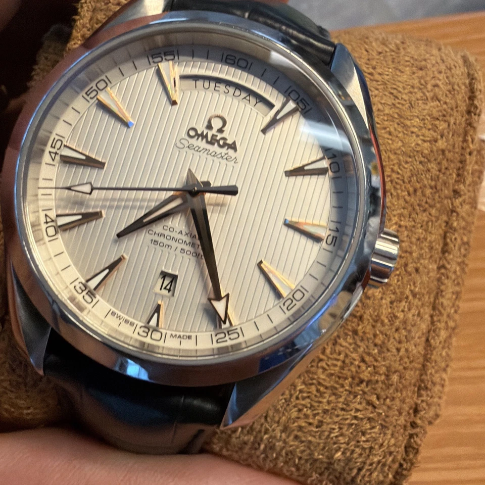 MINT 2022 Omega Seamaster Aqua Terra Annual Calendar 3 Strap Bundle! - Image 4 of 4