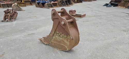 450mm Digging Bucket w/ 70mm Pins - Used - Price £675.00 + VAT @ 20% - C278 - Picture 3 of 8