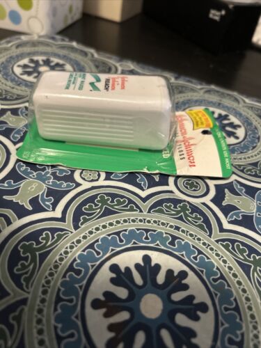 NEW 1998 Sealed Vintage RARE Johnson & Johnson Mint Flavor Dental Floss 200 YD - Picture 5 of 9