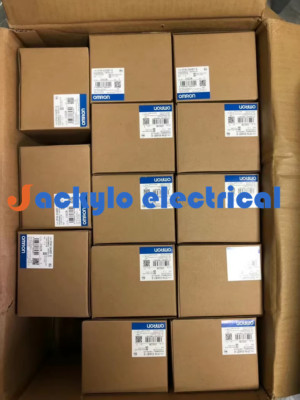 ONE New IN BOX Omron R88M-1L1K030C-S2 AC Servo Motors