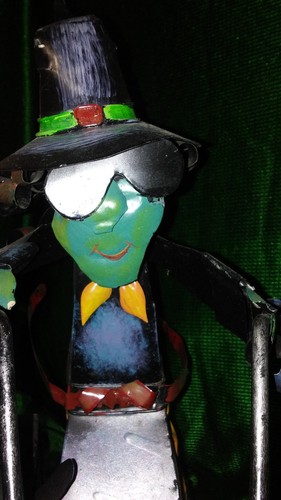 METAL GRANDE HALLOWEEN BRUJA EN MOTO DE 3 RUEDAS CON GATO EN COCHE LATERAL - Imagen 5 de 5