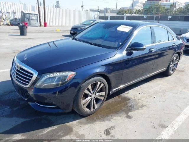 MONTAJE DEPÓSITO LAVADORA MERCEDES-BENZ S550 2014-2020 Foto 3 de 4