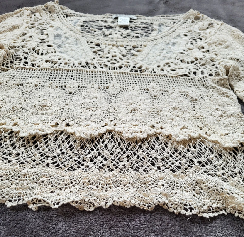 Ultra Pink Crochet Lace Bell Sleeve Top Fairy Flowy Y2K Boho Whimsy cottagecore - Image 3 of 4