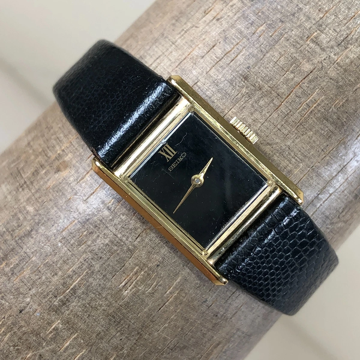 Seiko Vintage Rectangular Ladies  Manual Dress Watch 1973 SEIKO Ladies Watch Ref. 1520-3570 Rectangle Tank Case  main image 2