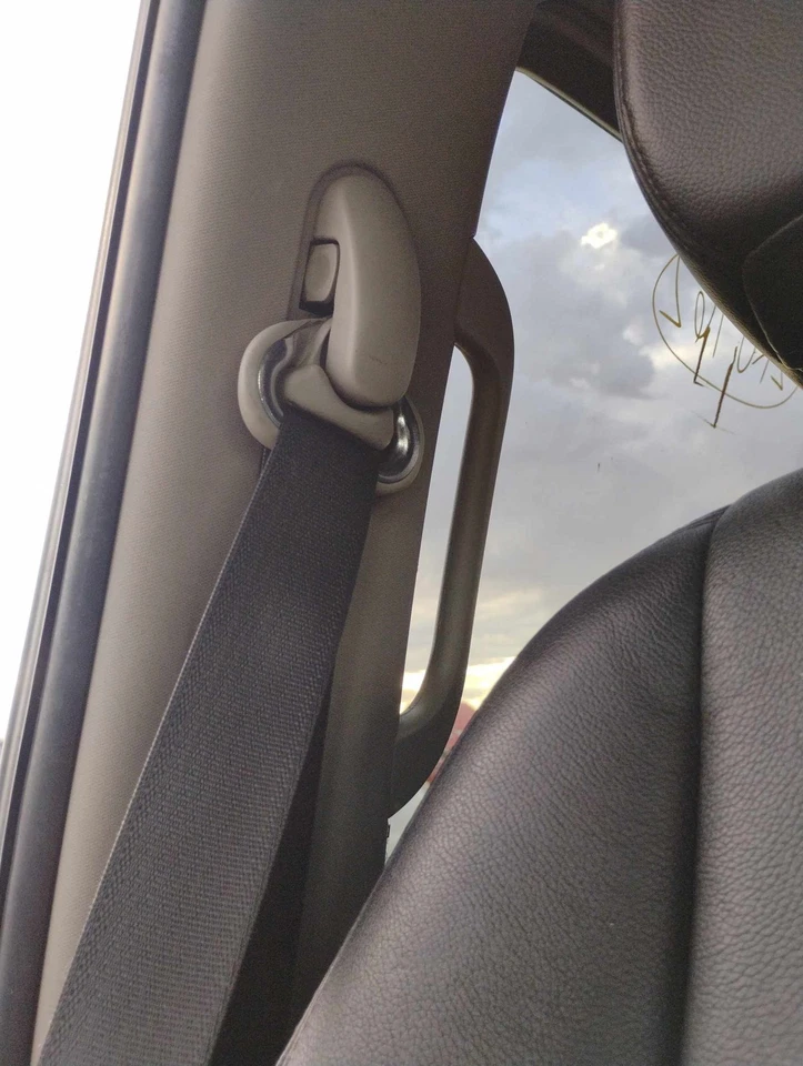 08-09 SILVERADO 1500 Passenger RH Black Front Seat Belt Retractor - Image 3 of 3