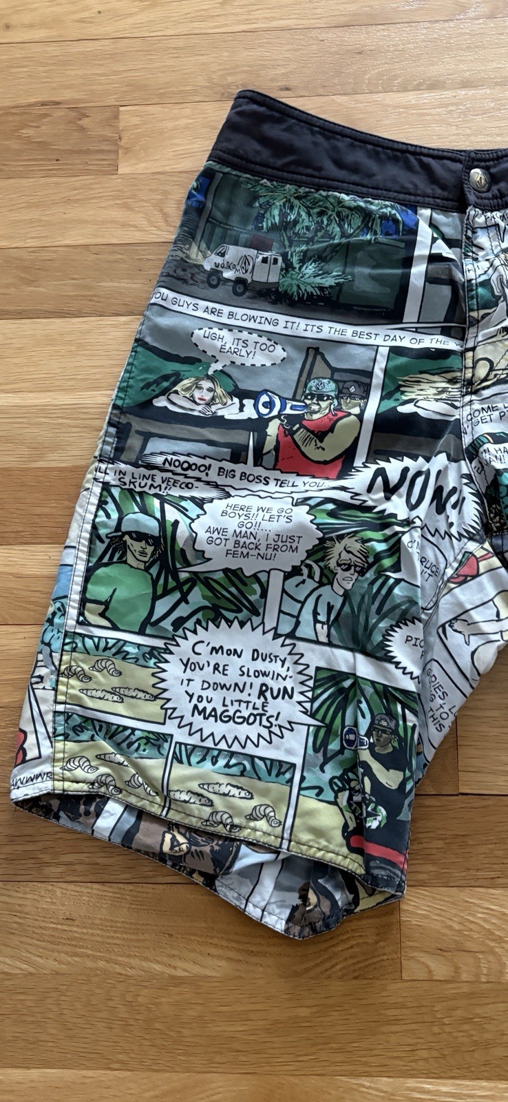 Volcom Stone Reversible Comic Print Boardshorts M… - image 5