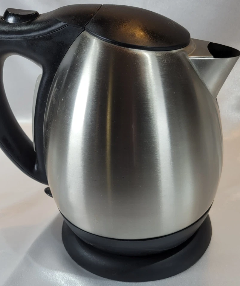 Hervidor eléctrico Hamilton Beach de acero inoxidable Potbelly Foto 4 de 4