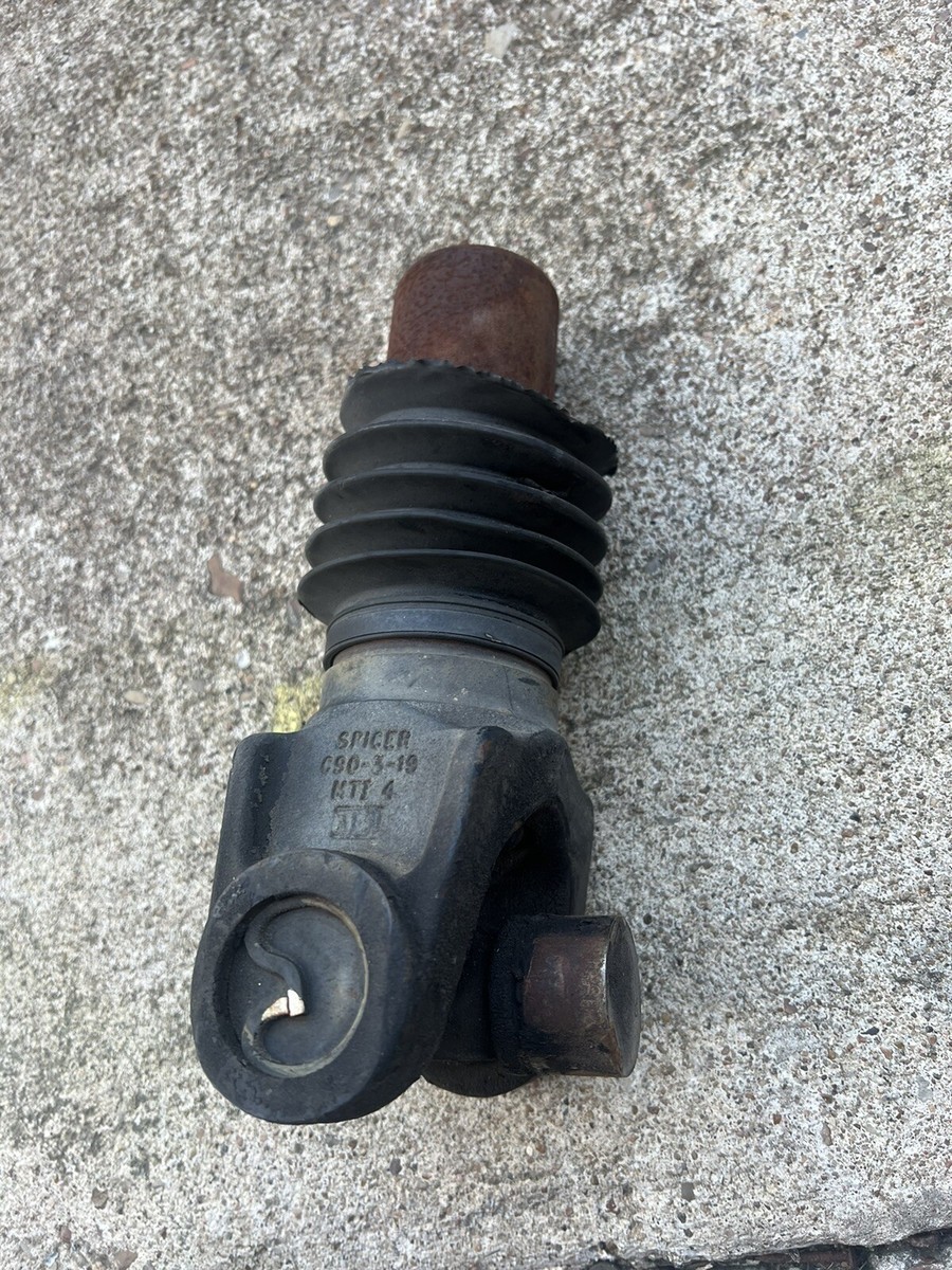Hino 338 GENUINE SPICER C90-3-19 REAR DRIVE SHAFT SLIP YOKE MT1-4