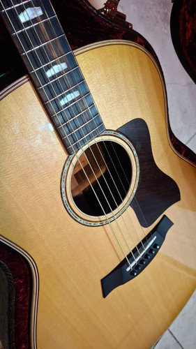 Taylor 818e (2020)- Gold Gotoh tuners + OHSC