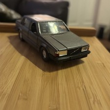 Corgi C435/1 Volvo 760 Saloon Turbo in Metallic Brown un-boxed