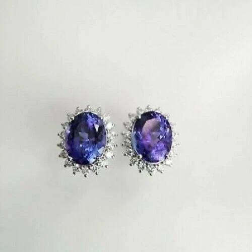Aretes con halo de tanzanita azul de corte ovalado de 6 quilates creados en laboratorio de oro blanco de 14 quilates Foto 4 de 4