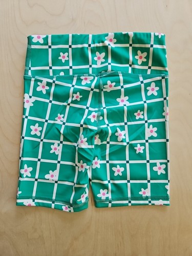 NWOT HANNA ANDERSSON PICNIC DAISY UV GREEN MADE TO BREATHE ACTIVE SHORTS 130 8 - Picture 2 of 7