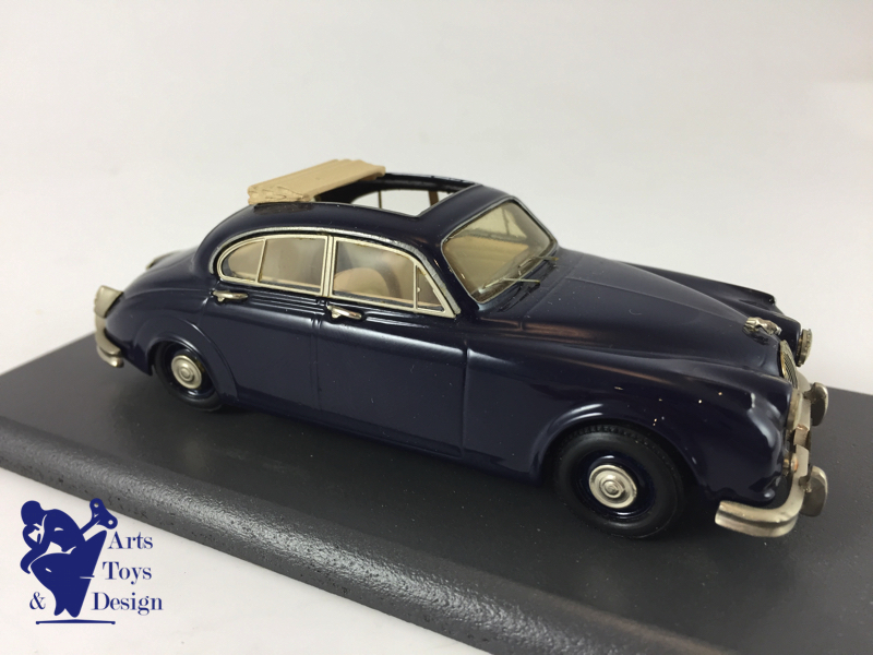 MODELE EN WHITE Metal Factory Built Jaguar Mk Vii 1952 Marque One MODELE EN WHITE Metal Factory Built Jaguar Mk Vii 1952 Marque One