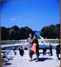 Two women @ Palace of Versailles France - 1959 Stereo Realist slide #810