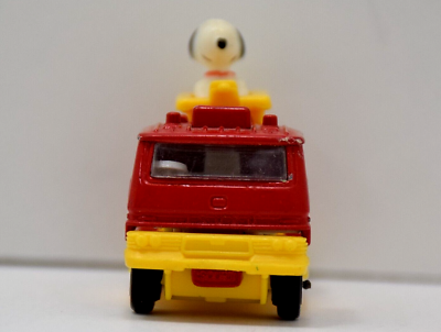 Peanuts Aviva Snoopy Fire Truck Metal Diecast C1 Red Yellow Hong