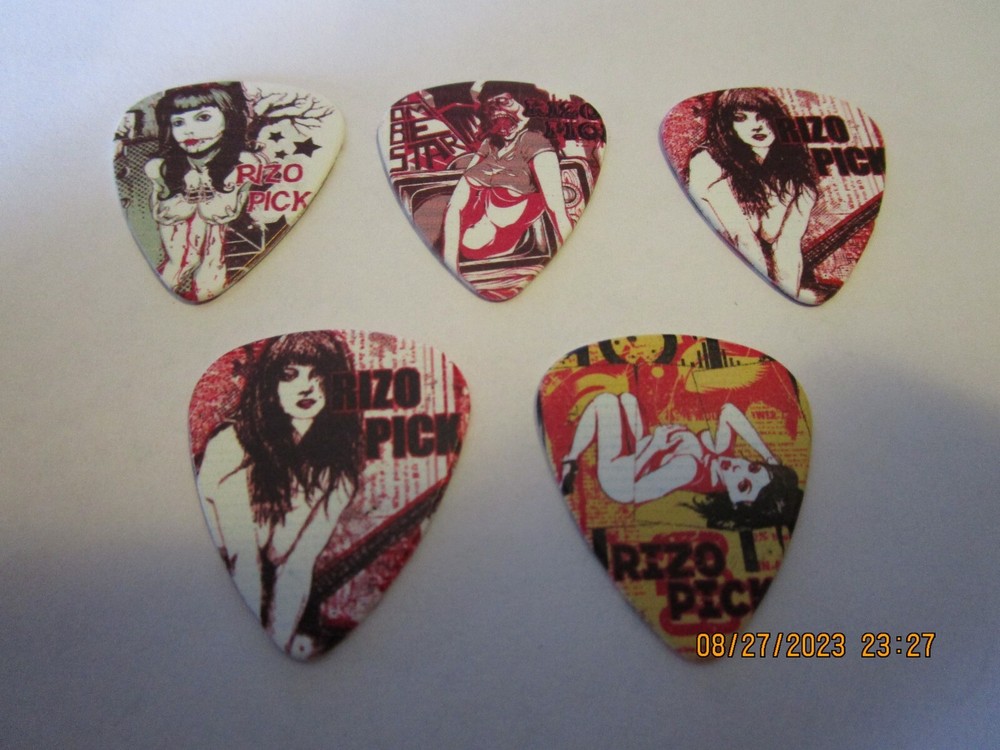 Rare 5 Piece Set of Rizo Pick Guitar Picks #809