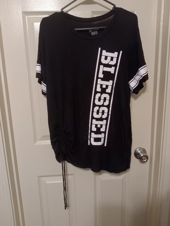 Top negro No Boundaries para mujer juniors con estampado bendito talla XXL 2XL Foto 2 de 4