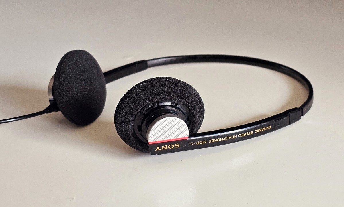 SONY MDR-51 ヘッドフォン イヤーパッドなし 動作品 レトロ SONY MDR-51 ヘッドフォン イヤーパッドなし 動作品 レトロ