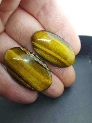 2 large tiger eye cabochons - natural Tiger Eye gemstone 72.65 CTS - Picture 7 of 9