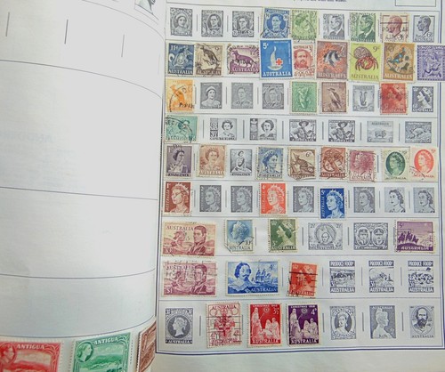 AMBASSADOR ALBUM WITH MANY DIFFERENT STAMPS FROM AROUND THE WORLD. Over 1000 pie - Picture 6 of 14