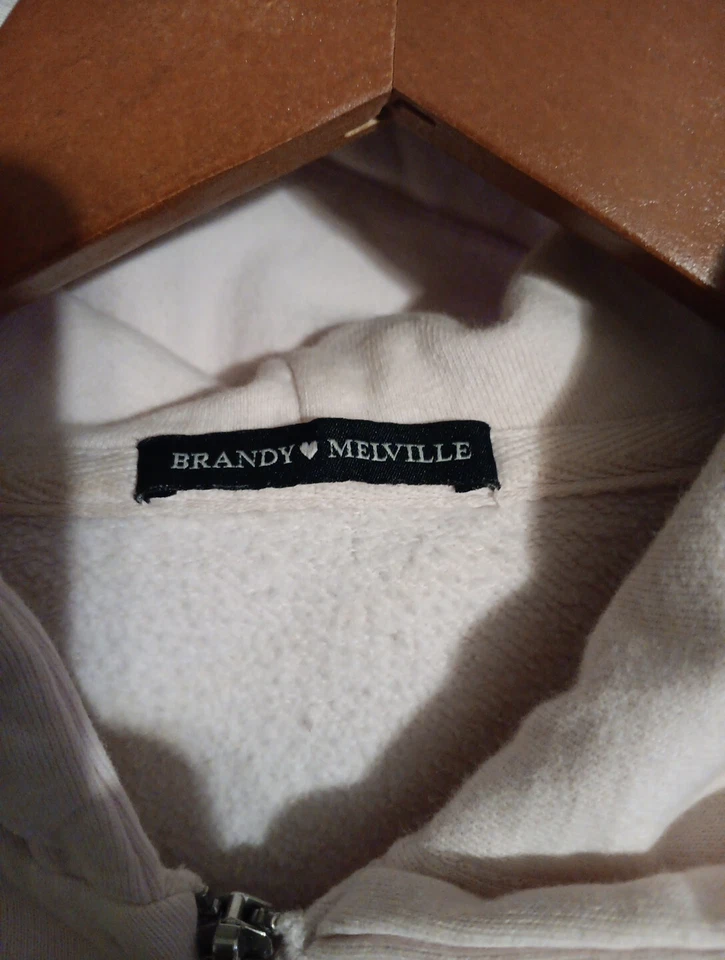 Sudadera corta Brandy Melville rosa claro talla pequeña Foto 2 de 3