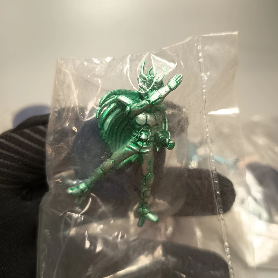 Lote miniatura de 5 mini bonecos Bandai Saint Seiya Saint Cloth PEGASUS PHOENIX - Imagem 3 de 4