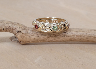 925 Sterling Silber Gold Vermeil Kleeblatt Eternity Band Mehrfarbige Steine Größe 8