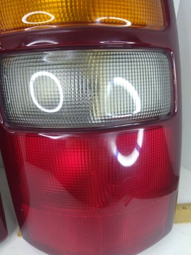 Used 2003 Chevrolet Tahoe Taillights Zero Cracks Some Fading - Picture 5 of 16