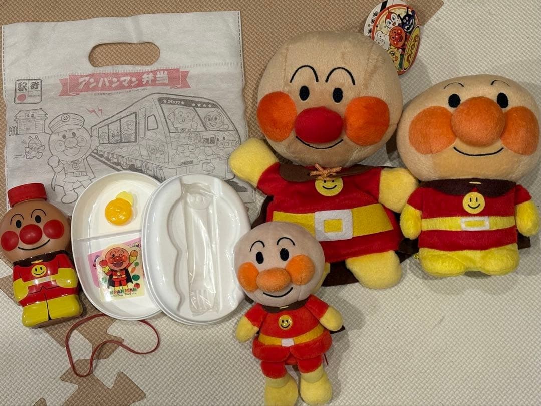Anpanman Pretty Beans Piggy Bank Puppet Bento Box #fe8c6c