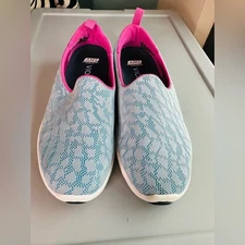 Vionic Women's 331 Hydra AMS slip-on walking shoe blue with pink lining Size 8.5
