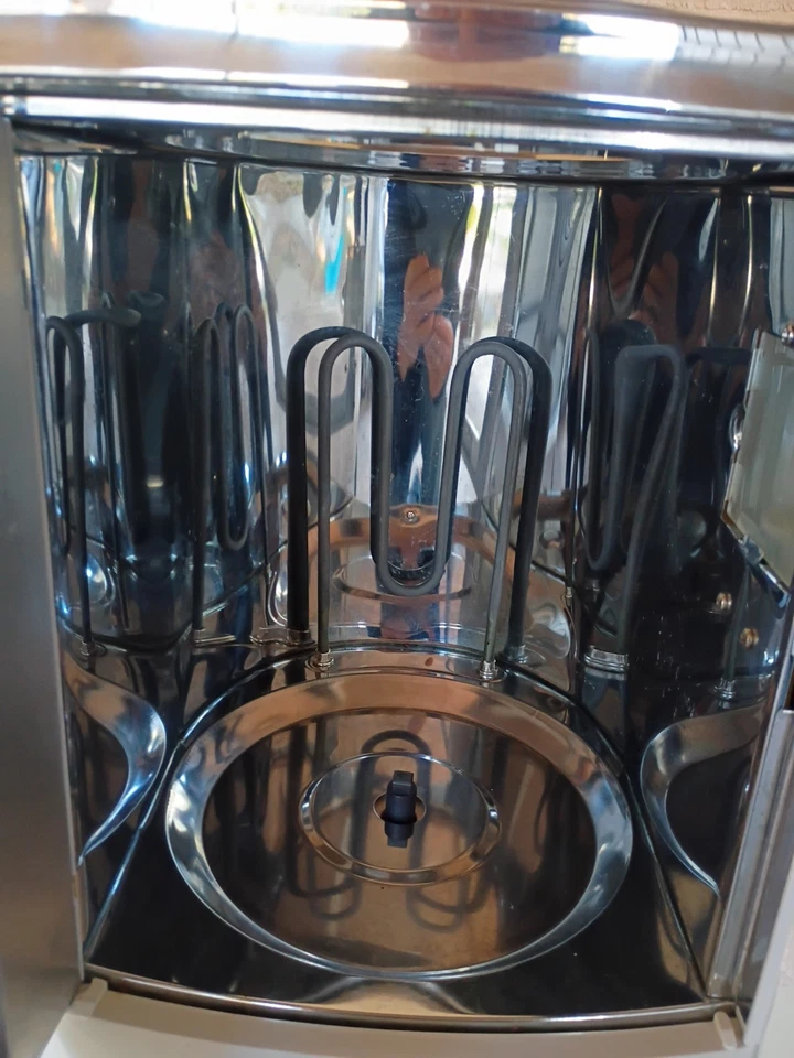 Tostador vertical giratorio Betty Crocker Vertisserie Plus Foto 4 de 4