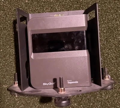 SkyGolf SkyTrak Original Golf Simulator Launch Monitor mit Metallgehäuse - Bild 1 von 2