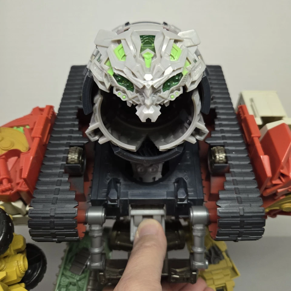 For Parts - Transformers Revenge of the Fallen Supreme Class Devastator - Image 3 of 4