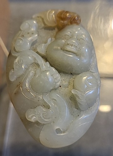 Natural white green Hetian jade statue /pendant Buddha 天然和田青白玉佛像挂件 t10 - Picture 2 of 6