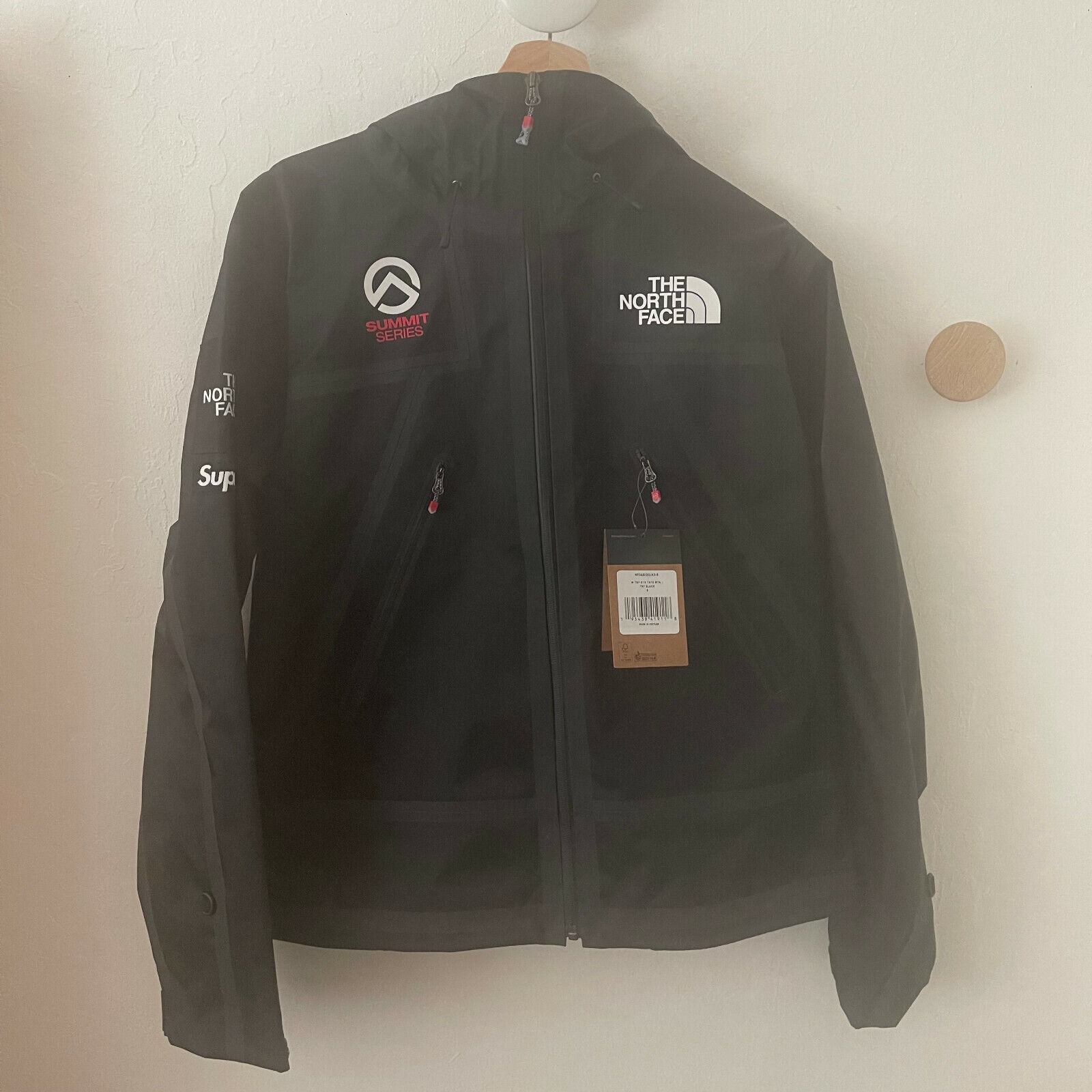 Supreme x The Jacket Face North S Summit