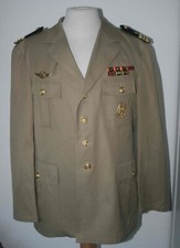 Khaki- Uniformjacke Kapitänleutnant mit Auszeichnungen