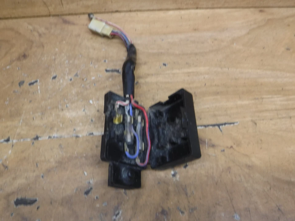 1972 72 HONDA CB350 CB 350 OEM CAIXA DE FUSÍVEIS ARNÊS QUADRO BOM FRETE RÁPIDO - Imagem 4 de 4