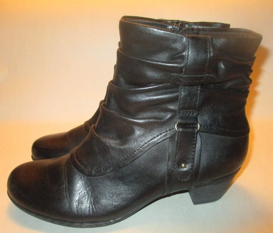 Botines de tacón bajo con cremallera y cremallera acolchada de cuero negro suave para mujer Cobb Hill 8M Foto 4 de 4