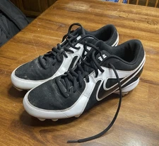 Nike MVP Strike Men's Metal Baseball Cleats Lace Up Black White Size 9.5