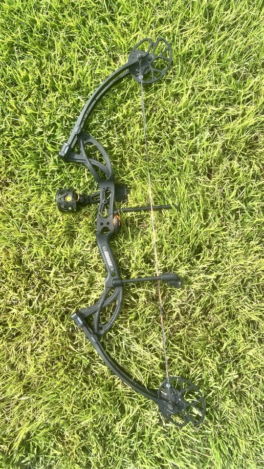 Bear Cruzer G2 Compound Bow - Image 2 of 2