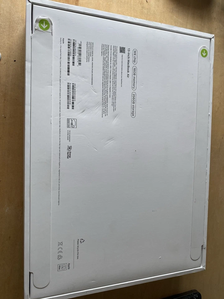 Apple MacBook Air 13-inch M4 (2025) 16GB RAM/256GB SSD Brand New Open Box - Image 2 of 4