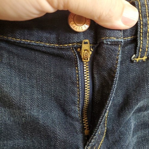 Pantalones cortos de jean Mossimo tiro medio con puños elásticos talla 13 - Imagen 3 de 7