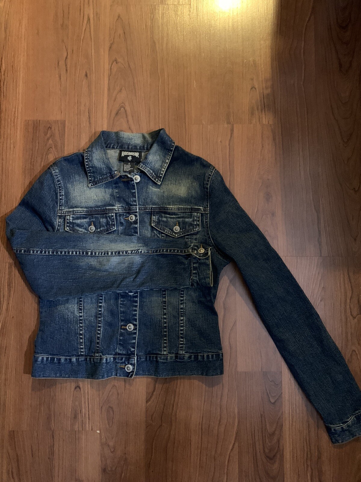 WOMENS ROCAWEAR DENIM JEAN TRUCKER JACKET SIZE SMALL Gem